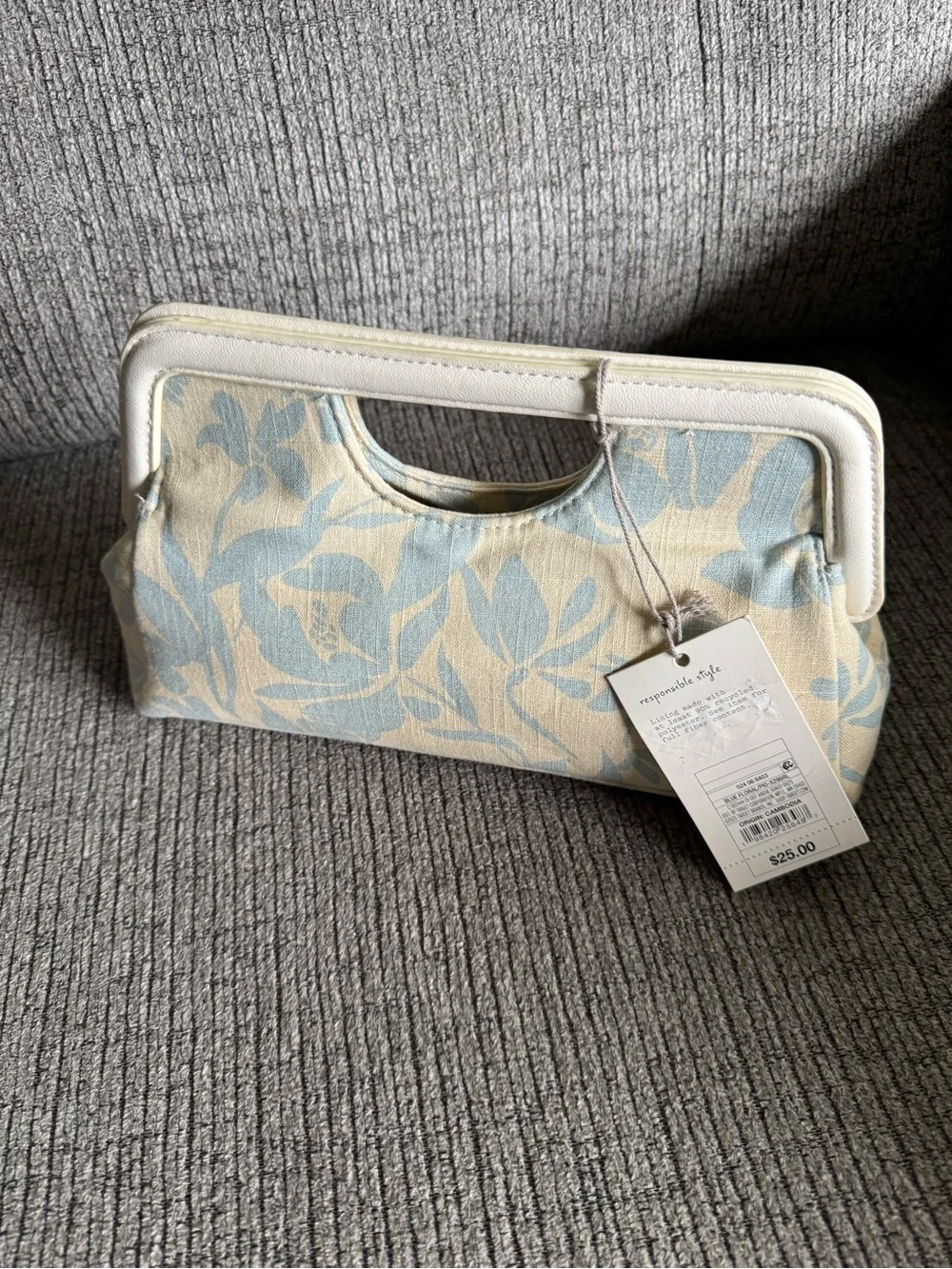Cream and Light Blue Floral Frame-Top Women's Clutch